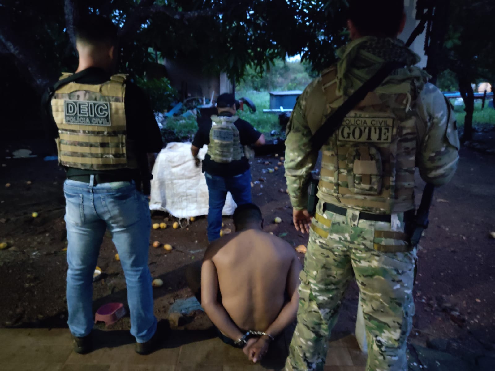 Homem preso durante a operação LuziVegas/|Foto: Divulgação/DICOM SSP TO 