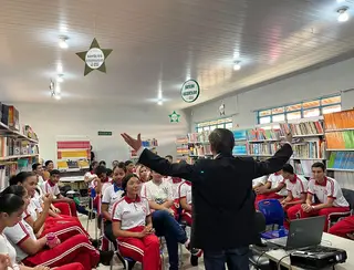 Roda de conversa e lançamento de livro de poesias movimenta Colégio Cívico Militar Santa Rita, em Taquaralto