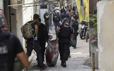 Confronto entre bandidos e policiais no Rio causa pelo menos 11 mortes