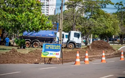 Avenida LO-02 sofre redução de faixas para abertura de retornos próximos à Praça dos Girassóis
