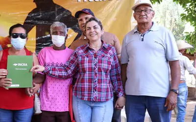 Famílias do assentamento Soledade e glebas da região recebem títulos de propriedade rural em Guaraí