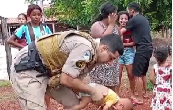 Em ação rápida, Polícia Militar salva bebê que estava engasgado em Campos Lindos do Tocantins